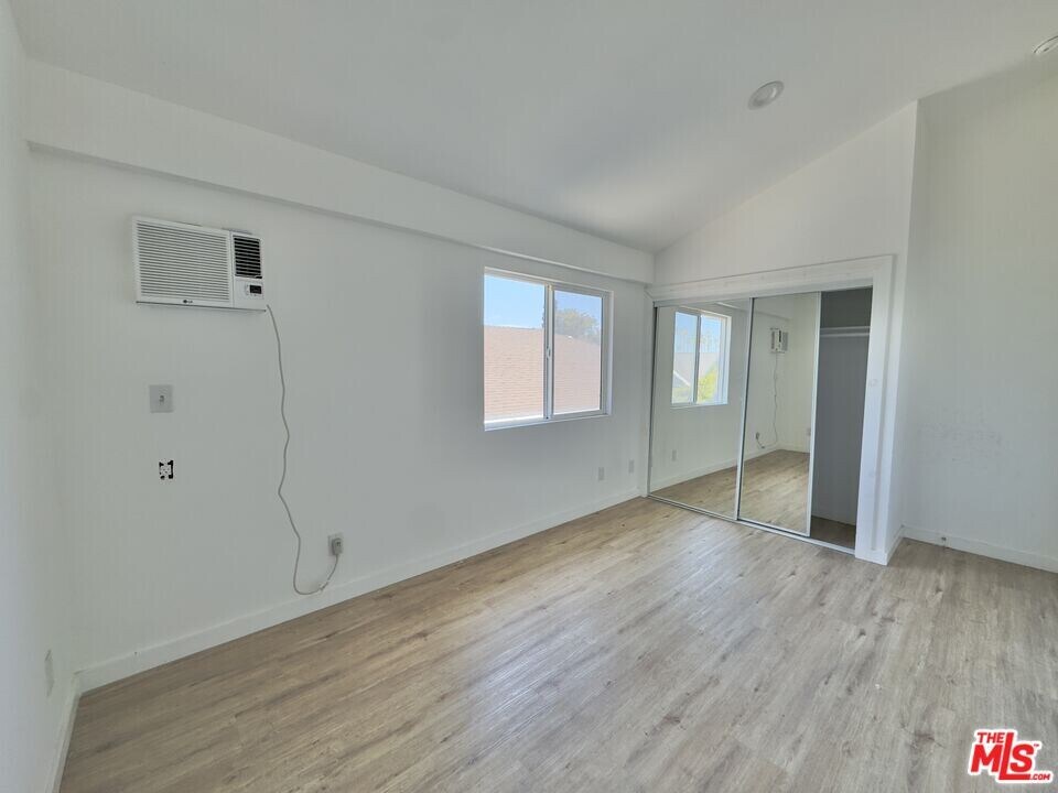 1732 Crenshaw Blvd in Los Angeles, CA - Building Photo