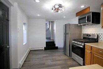 24 McDonald St in Saugerties, NY - Building Photo - Building Photo