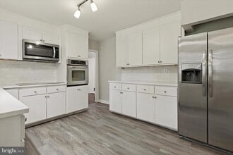 310 Pine Tree Rd in Wayne, PA - Building Photo - Building Photo
