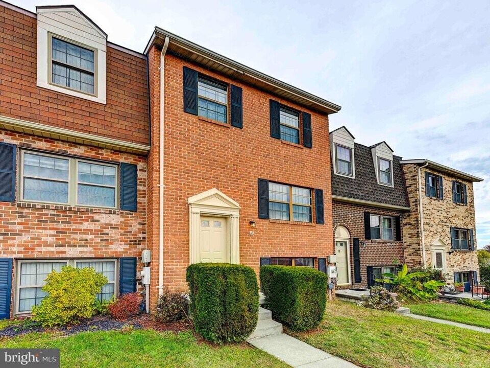 18 Clinton Hill Ct in Catonsville, MD - Building Photo