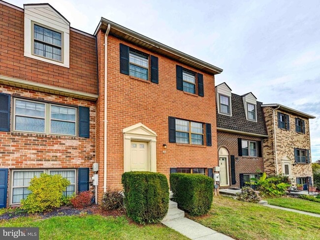 property at 18 Clinton Hill Ct