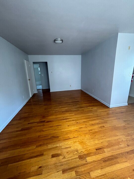 356 Myrtle Ave, Unit H in Irvington, NJ - Building Photo