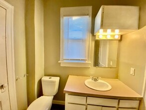 1405 W Maple Ave in Enid, OK - Building Photo - Building Photo