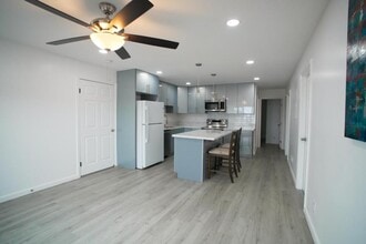 94-364 Laahaina Pl in Kapolei, HI - Building Photo - Building Photo