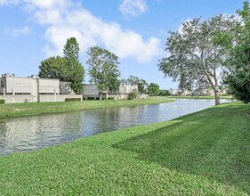 12057 Basin St N in Wellington, FL - Building Photo - Building Photo
