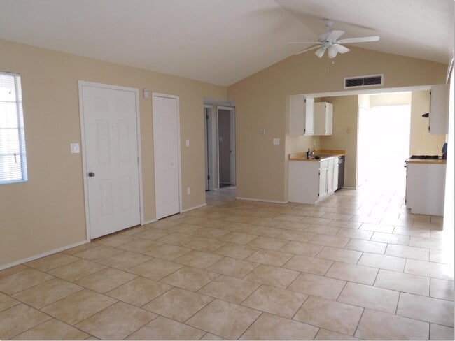 420 Vancouver Pl SE in Rio Rancho, NM - Building Photo - Building Photo