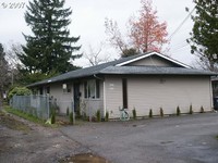 3900 SE 122nd Ave in Portland, OR - Foto de edificio - Building Photo