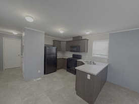 27 W Manor St in Oxford, MI - Building Photo