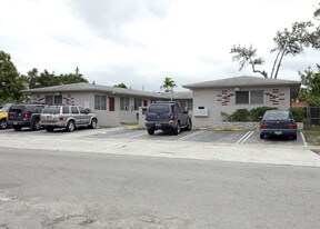 570 NE 145th St in North Miami, FL - Building Photo