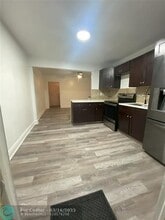 1307 N 20th St in Fort Pierce, FL - Foto de edificio - Building Photo