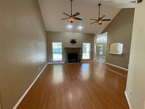 312 Jade Ln in Weatherford, TX - Foto de edificio - Building Photo