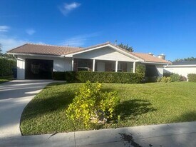 1260 Manor Dr in West Palm Beach, FL - Building Photo