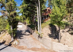 1959 Poplar Dr in Running Springs, CA - Building Photo - Building Photo