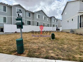 37 N Wayne Wy in Grantsville, UT - Building Photo