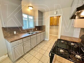 2104 N Sutter St in Stockton, CA - Building Photo - Building Photo