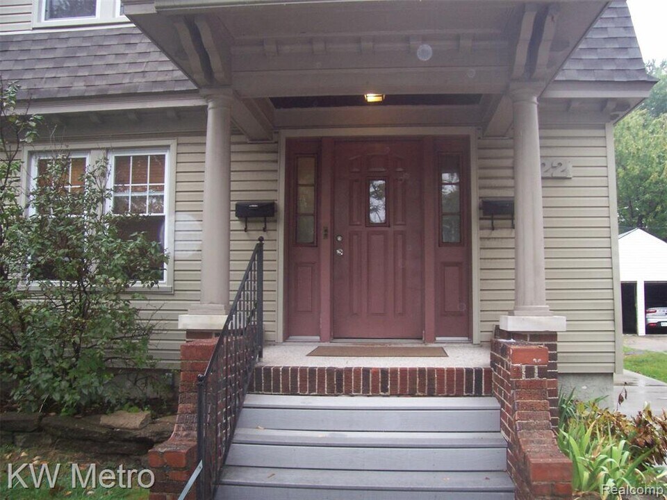 522 W Hudson Ave in Royal Oak, MI - Building Photo