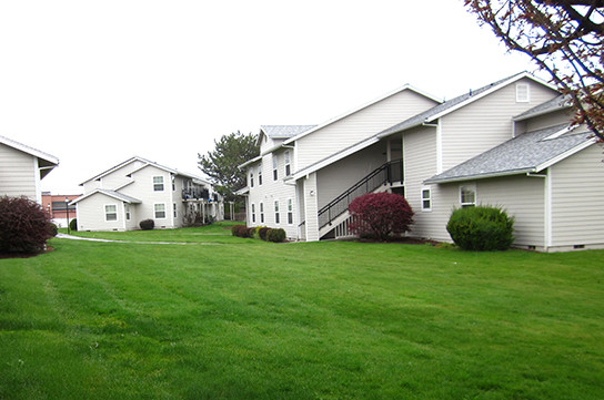 Arends Place I & II in Hood River, OR - Building Photo