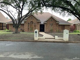 6 N "E" St in McAllen, TX - Building Photo