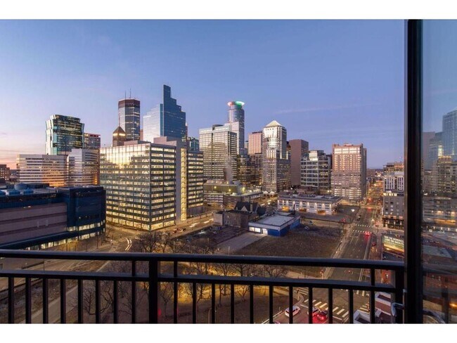 500 E Grant St in Minneapolis, MN - Building Photo - Building Photo