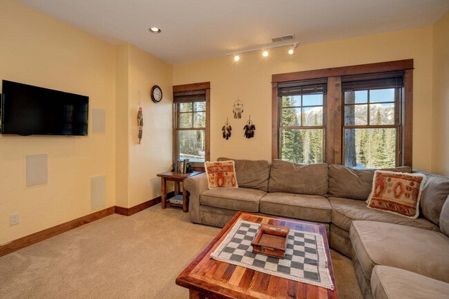 14 Peaks View Dr in Big Sky, MT - Building Photo - Building Photo