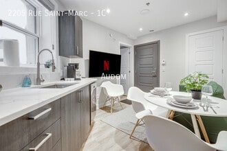 Saint-Marc in Montréal, QC - Building Photo - Interior Photo