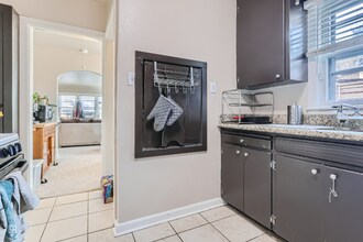 759 Bellaire St in Denver, CO - Building Photo - Building Photo