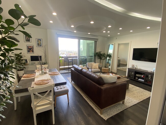 property at 321 S San Vicente Blvd