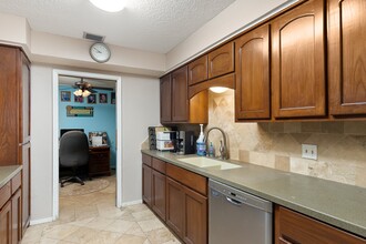 2005 Point W Dr in Edinburg, TX - Building Photo - Building Photo