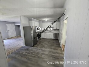 364 Holly Ave in Goose Creek, SC - Building Photo - Building Photo