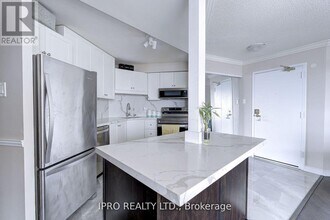 35-2135 Trailwood Dr in Mississauga, ON - Building Photo - Building Photo