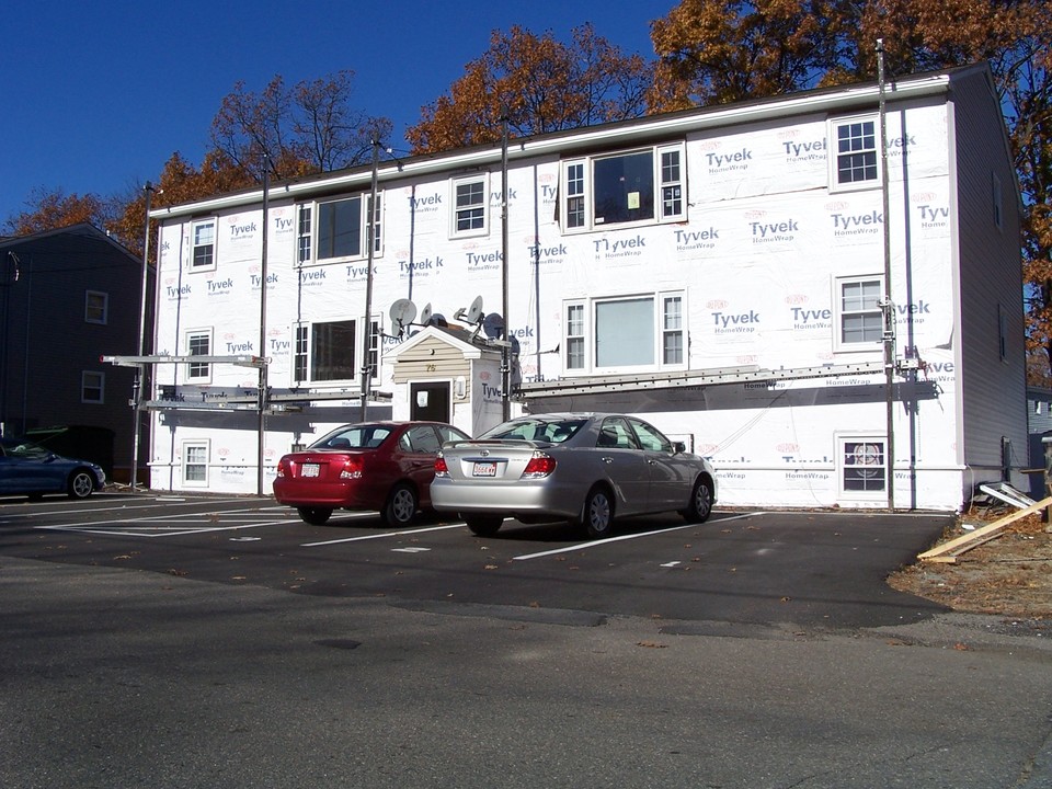 72 Lorchris in Leominster, MA - Foto de edificio