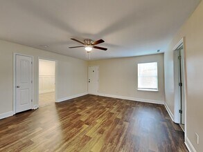 92 Pulaski Ave in Hampton, GA - Foto de edificio - Building Photo