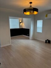 2206 W 75th St in Los Angeles, CA - Building Photo - Building Photo