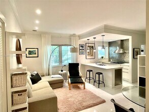 260 Euclid Ave in Miami Beach, FL - Building Photo - Building Photo