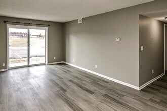 602 Gaslight Ln in Bellevue, NE - Building Photo - Building Photo