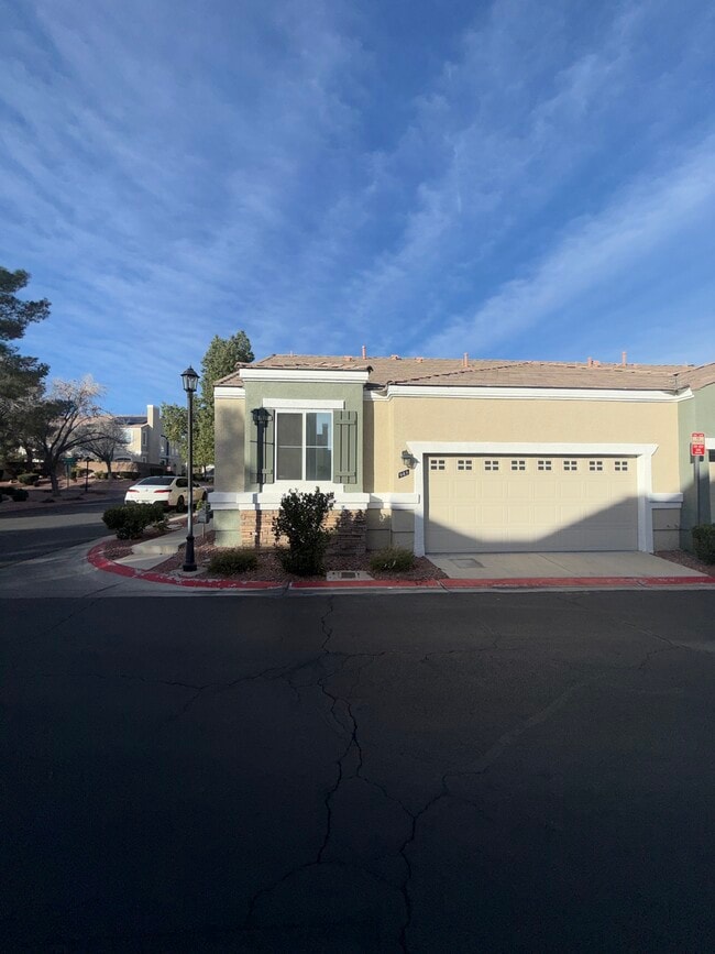 985 Prestwick St in Las Vegas, NV - Building Photo - Building Photo