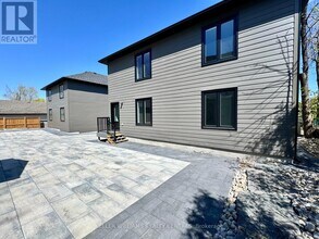 65 Holgate St in Barrie, ON - Building Photo - Building Photo