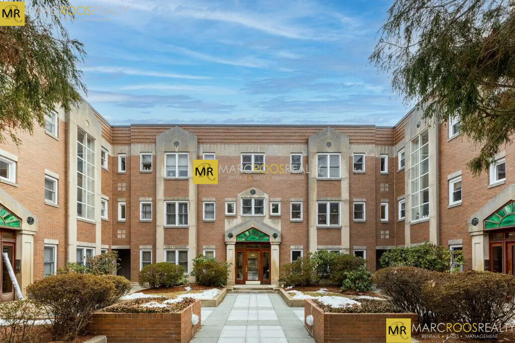 22 Parkman St in Boston, MA - Foto de edificio