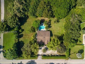 6411 SW 185th Way in Southwest Ranches, FL - Building Photo