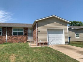 2234 S Arizona Ave in Joplin, MO - Building Photo