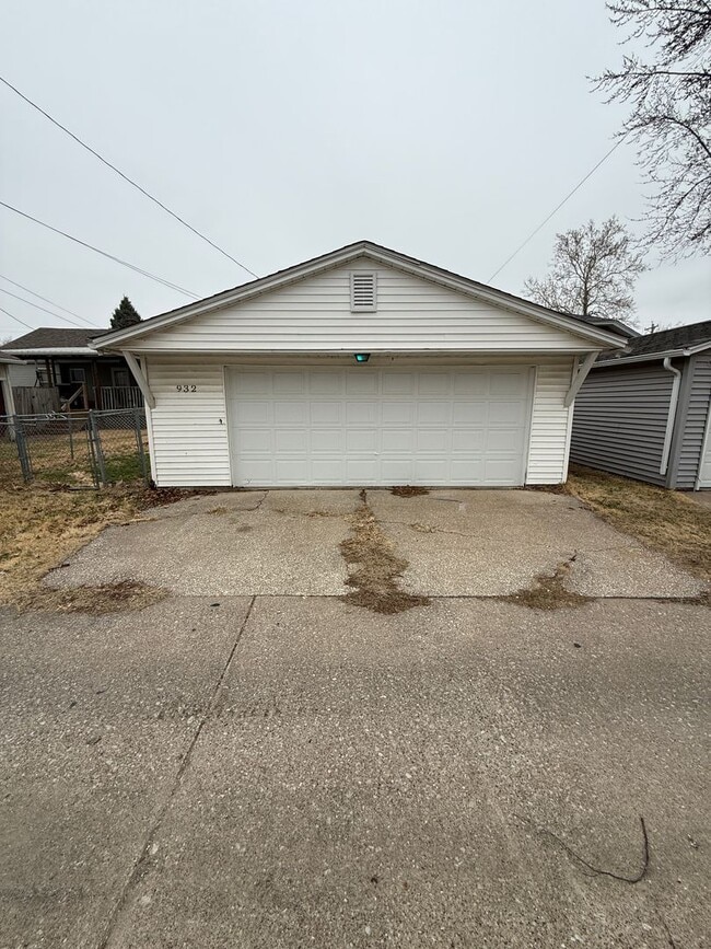 932 42nd Ave in Rock Island, IL - Building Photo - Building Photo