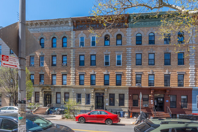 66 Patchen Ave in Brooklyn, NY - Building Photo - Building Photo