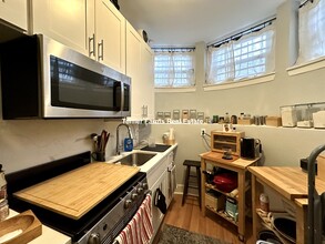 583 Beacon St, Unit 1 in Boston, MA - Building Photo - Building Photo