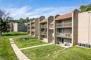 Sherwood Forest Apartments in Council Bluffs, IA - Building Photo