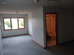 804 Cross Park Ave in Iowa City, IA - Foto de edificio - Building Photo