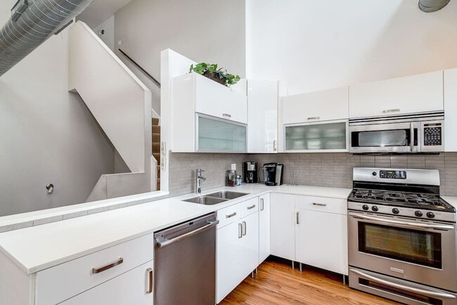 property at 870 N Orleans St