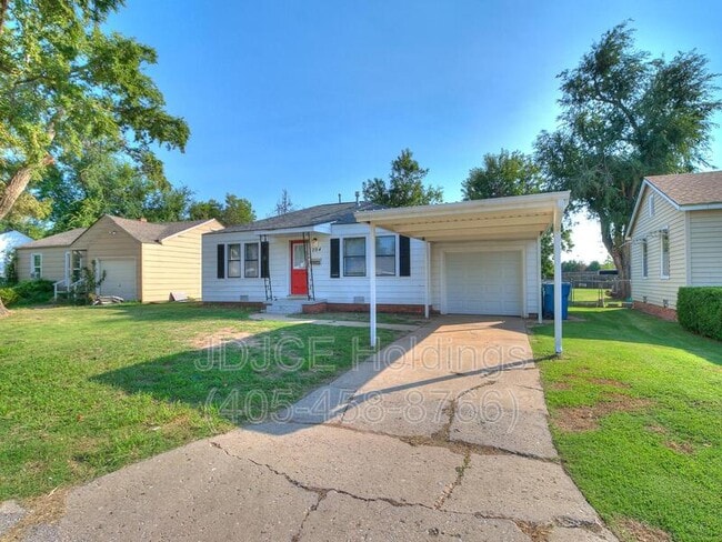 204 E Douglas Dr in Midwest City, OK - Foto de edificio - Building Photo