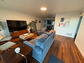 2924 Piedmont Dr, Unit Top in El Paso, TX - Foto de edificio - Building Photo