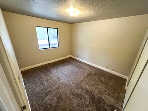 1420 Branstetter Ln, Unit 1420 in Redding, CA - Building Photo - Building Photo