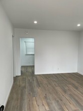 Hollywood Way in Burbank, CA - Building Photo - Interior Photo